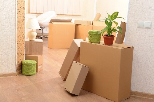 Practical storage unit use in Norwoodgreen during home transitions